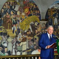 AMLO afirma que plan de cero corrupción y erradicar lujos ha beneficiado a los más pobres