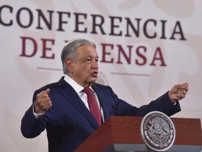 Si Salinas Pliego presenta pruebas del robo a pensiones, yo pongo la denuncia: AMLO