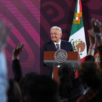 Misión de expertos europeos cuestiona a López Obrador por minar al INE y al Poder Judicial