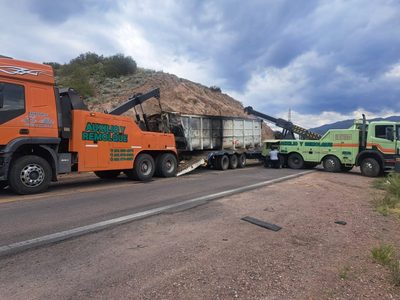 Cortaron el tránsito en la ruta 7 para mover los camiones chocados