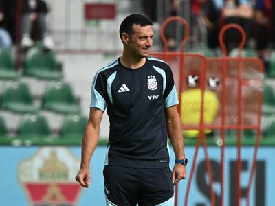Uno solo quedó en el banco: cuantos minutos sumaron los debutantes en la Selección Argentina