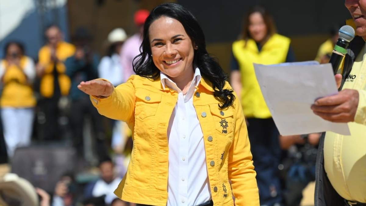 Alejandra del Moral toma protesta
