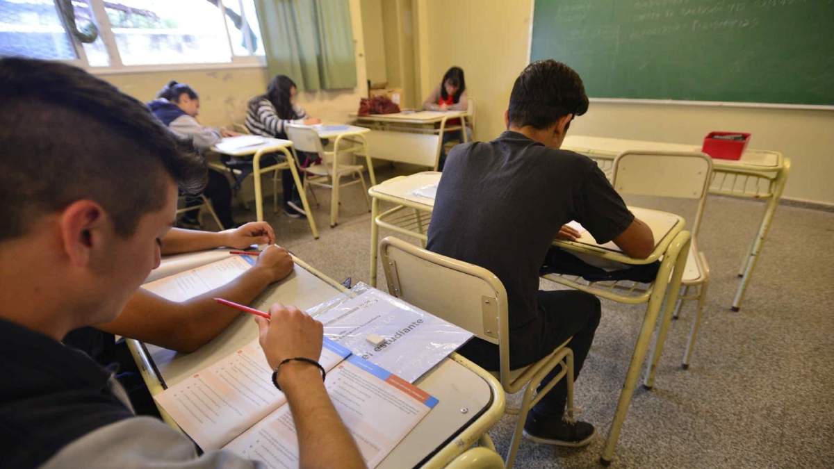 Estudiantes secundarios. Fuente: (Twitter)