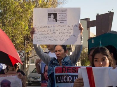 Víctimas rechazan designación de financiero como encargado de buscar desaparecidos en Guanajuato e instalan plantón