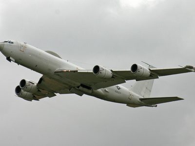 Increíble: un hombre predijo el positivo de Trump por los movimientos de aviones militares