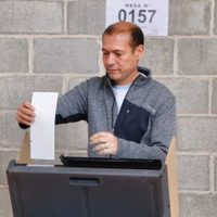 Omar Gutiérrez emitió su voto después del mediodía