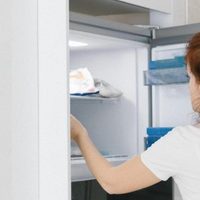 El mejor truco de limpieza para dejar el freezer como nuevo en un abrir y cerrar de ojos