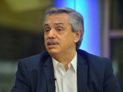 Alberto Fernández: "Tenemos que acostumbrarnos a ahorrar en pesos"