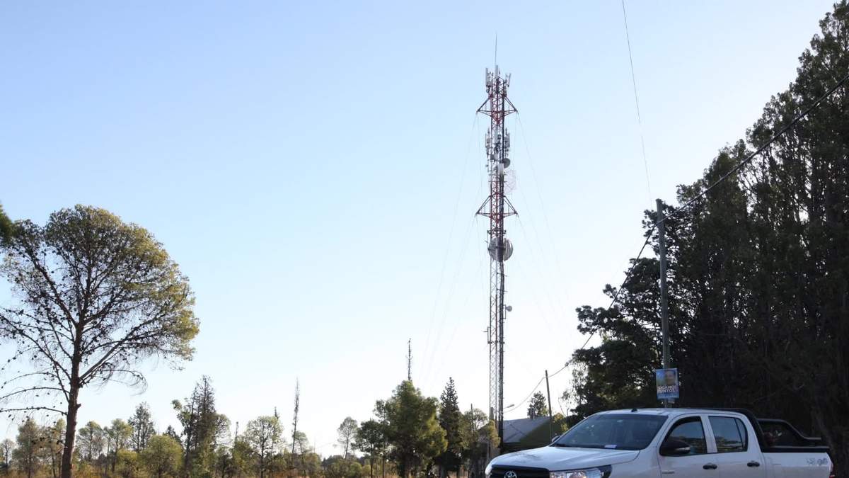Antenas se instalaron sin aviso a los vecinos en varios barrios de la ciudad. Fuente: (Twitter)