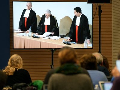 Tribunal del Vaticano condena a cardenal por malversación en juicio sobre finanzas