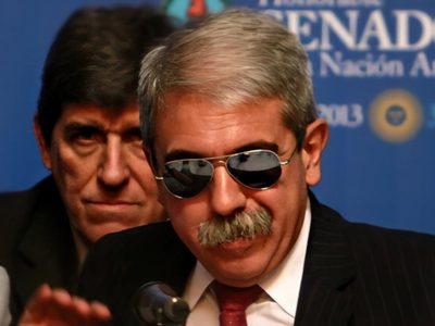 Anibal Fernández aseguró que los cacerolazos son "estúpidos" y defendió los salarios de los políticos