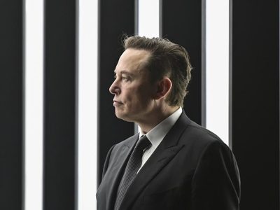 Elon Musk anuncia el lanzamiento de una nueva inteligencia artificial que se llamará xAI