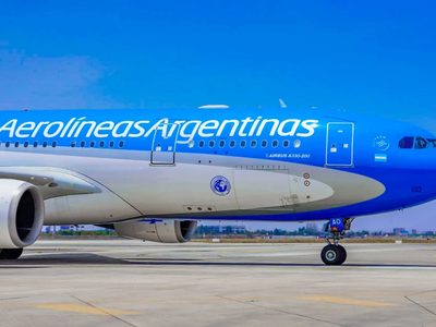 Axel Kicillof anunció que la provincia de Buenos Aires buscará sostener Aerolíneas Argentinas