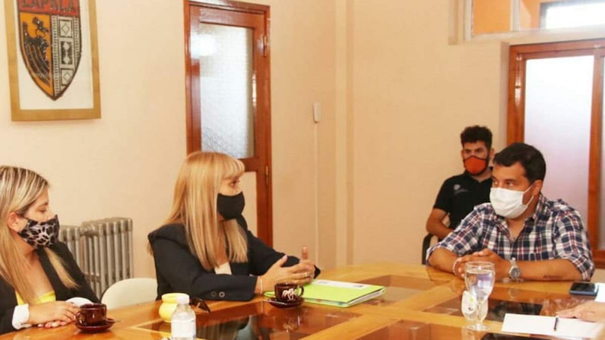 La directora provincial destacó el trabajo realizado en Zapala. Fuente: (Twitter )