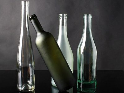 No tires las botellas de vino: así de fácil podés crear el juego decorativo más hermoso para Navidad