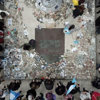 "Marcha de las Piedras": familiares rechazaron la iniciativa del Gobierno de retirarlas
