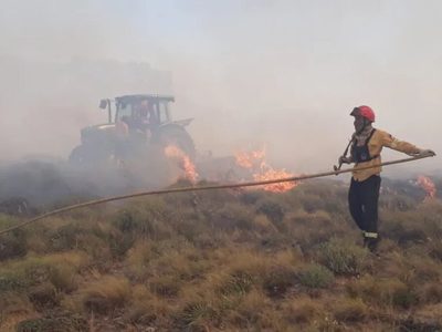 Representantes de Manejo del Fuego explicaron la peligrosidad de incendios ante el clima extremo