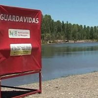 Habilitaron el servicio de guardavidas en tres balnearios de Neuquén capital