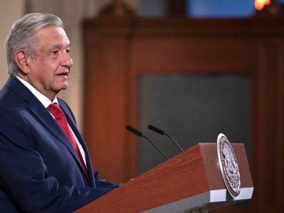 AMLO se sostiene: no usará cubrebocas porque "no es indispensable"