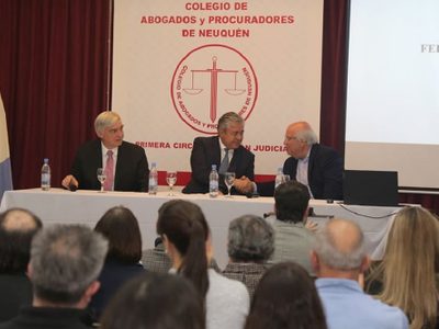 En un encuentro sobre federalismo energético, Figueroa destacó el rol de Vaca Muerta en el desarrollo de la provincia