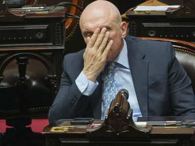 José Luis Espert pidió licencia en Diputados