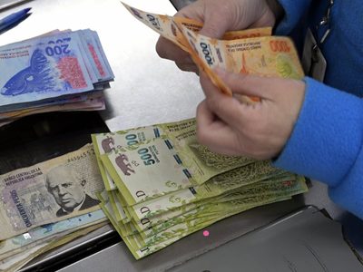 Hubo acuerdo y suben el salario mínimo: de cuánto es el aumento