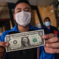 Incremento de remesas en julio alivia a millones de mexicanos ante la crisis