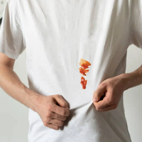 El secreto para sacar manchas de salsa de tu ropa sin esfuerzo y con solo 2 ingredientes