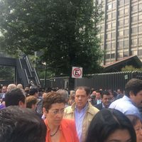 Evacuan torre de Pemex por amenaza de bomba