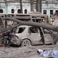 Misiles rusos impactan ciudad ucraniana en celebración de Domingo de Ramos; hay más de 30 muertos