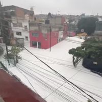 Naucalpan bajo el agua: se desborda la presa Los Cuartos e inunda calles y avenidas (Video)