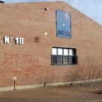 Comunidad educativa de la EPET N.º 10 de Plaza Huincul se reunió para reclamar por seguridad