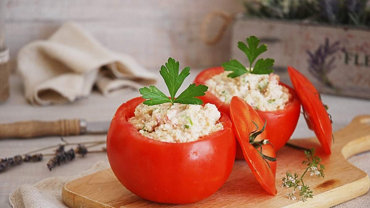 Una propuesta para el verano: tomates rellenos. Fuente: (Instagram)