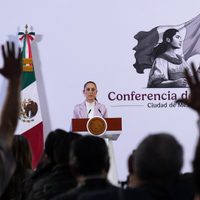 Sheinbaum: Habrá nuevo esquema para noticieros y barras de opinión de medios públicos