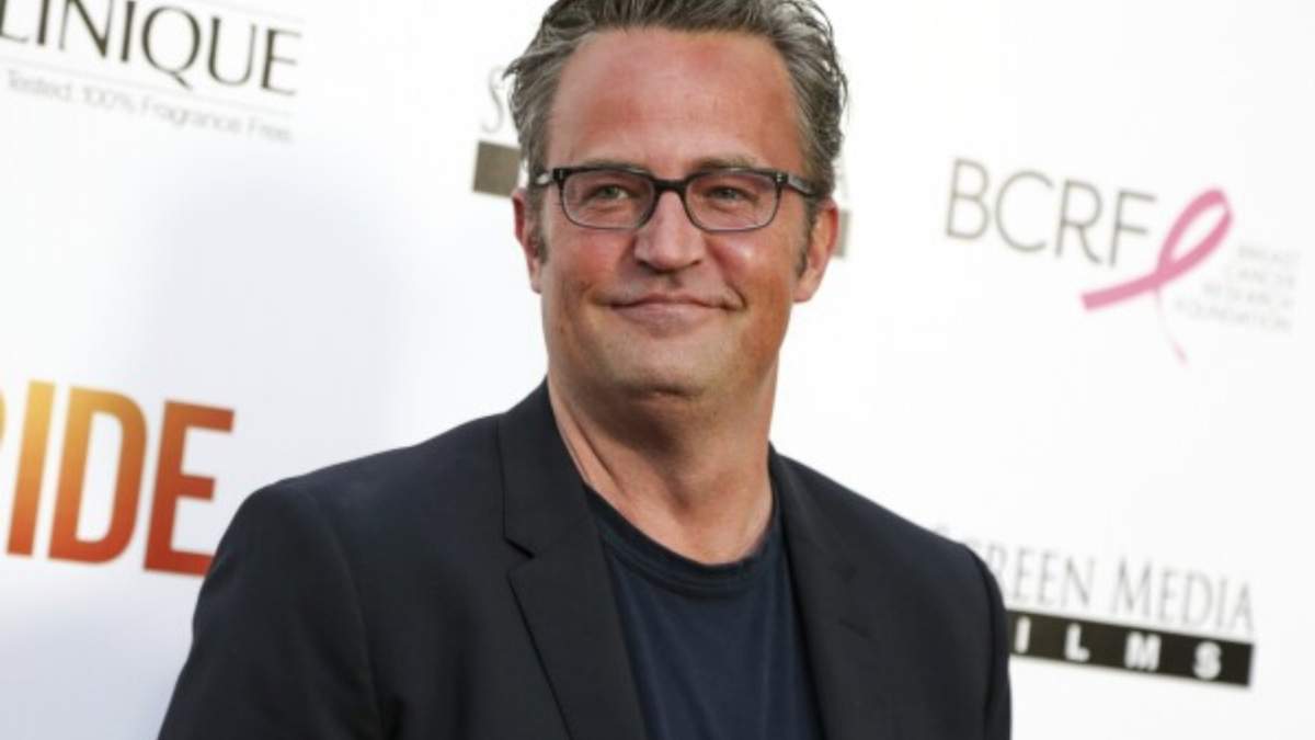 Matthew Perry asiste al estreno de "Ride" en Los Ángeles el 28 de abril de 2015