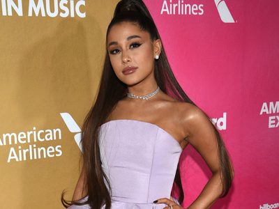 ¡A los besos! Ariana Grande fue captada infraganti con un hombre desconocido