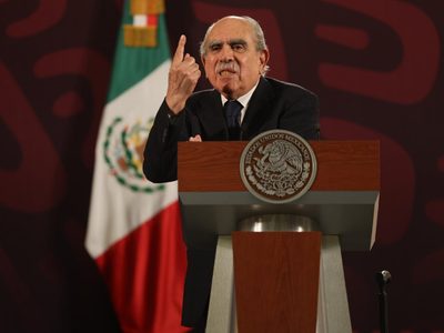 UIF exhibe depósitos millonarios de MCCI a bancos en Suiza y pagos por 96.7 mdp de la embajada de EU