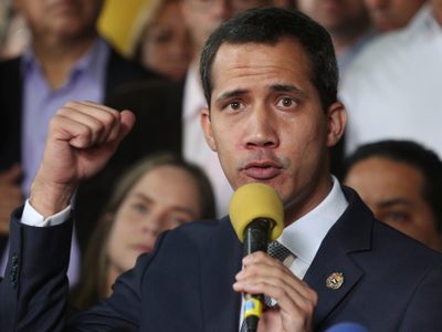 Guaidó convoca nuevas marchas; pide convencer a militares de que dejen a Maduro