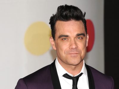 ¡Lamentable noticia! Robbie Williams reveló que ya no recuerda las letras de sus canciones
