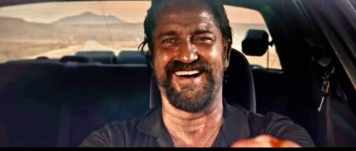 Gerard Butler está adorable en su papel de tipo rudo e implacable, pero con un arraigado sentido del honor