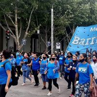 La organización social Barrios de Pie protesta en Casa de Gobierno