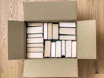 Convertí retazos de cartón y hojas de libros viejos en los marcalibros más top que podrías regalar a tus amigos
