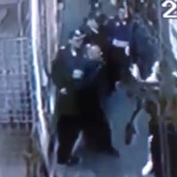 Graban a jefe del Sector Morelos cuando golpea a dos mujeres; SSC investiga 'abuso policial”