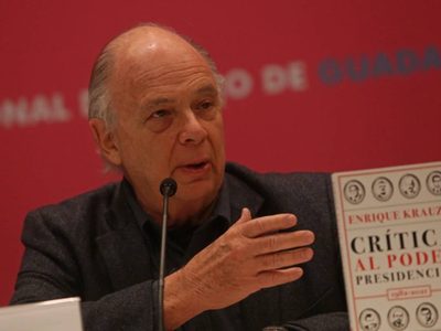 Krauze: es indigno que AMLO use el púlpito presidencial para insultar, calumniar o atacar a críticos