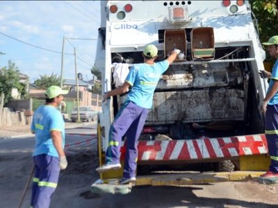 La municipalidad de Neuquén declaró día no laborable al viernes 15 de agosto y así afectará a los servicios