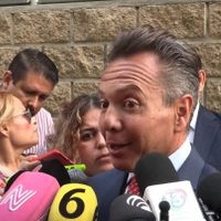 Gobernador de Jalisco regala viajes a NY tras críticas por nueva tarjeta de transporte