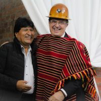 Entre abrazos, regalos y agradecimientos: así fue el reencuentro entre Evo Morales y Ebrard (Video)