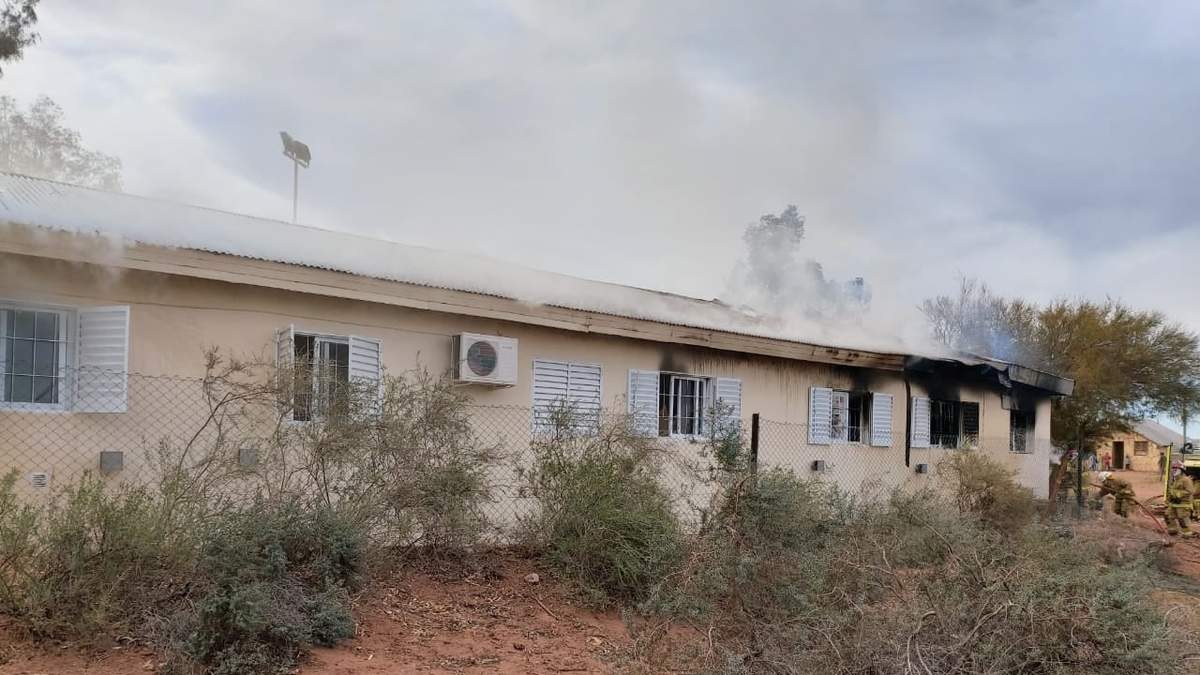 Explosión en una escuela de Aguada San Roque. Fuente: (Twitter)