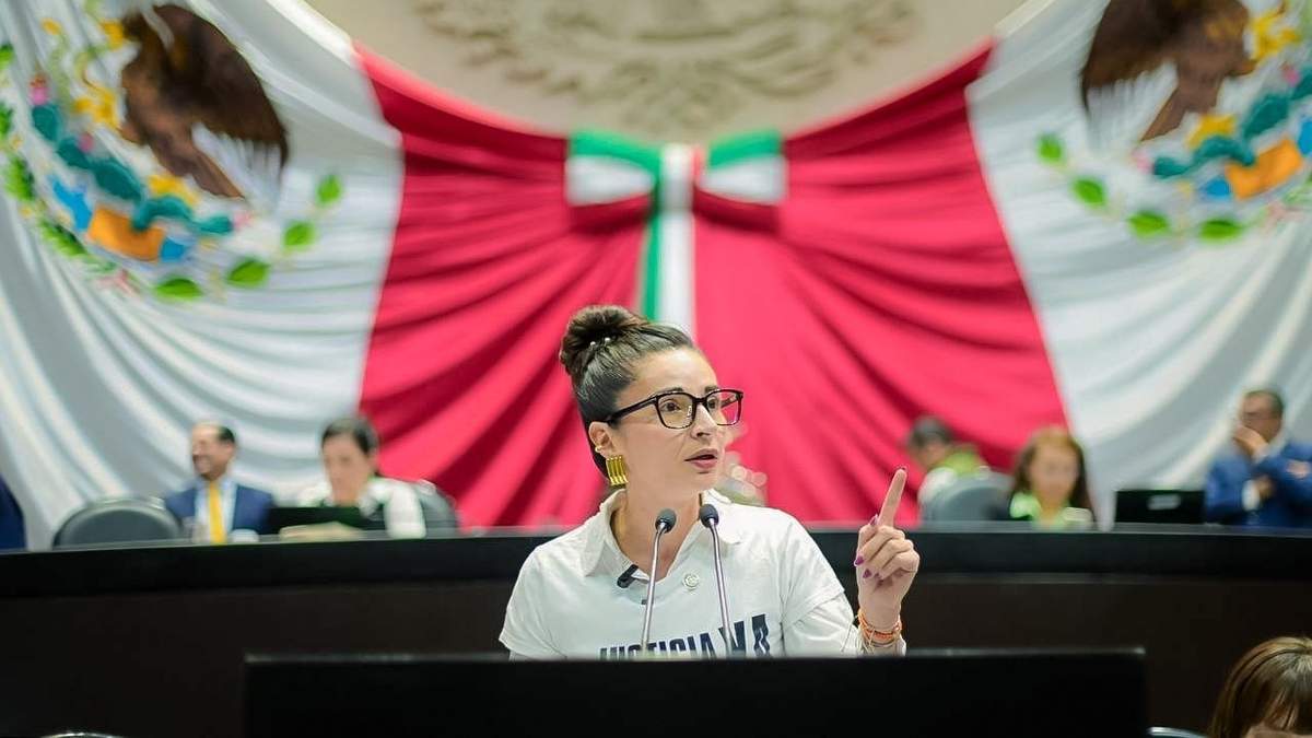 La diputada de MC, Laura Ballesteros, durante su intervención en la Cámara baja, donde pidió detener la desaparición del INAI
