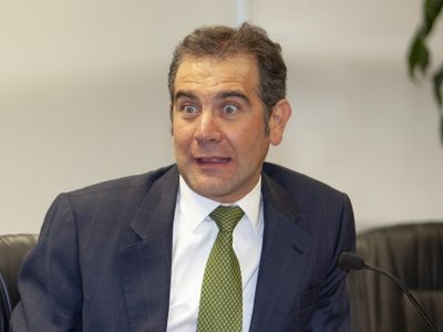 Legisladores de Morena vs Córdova: si tiene alguna preferencia partidista, renuncie al INE